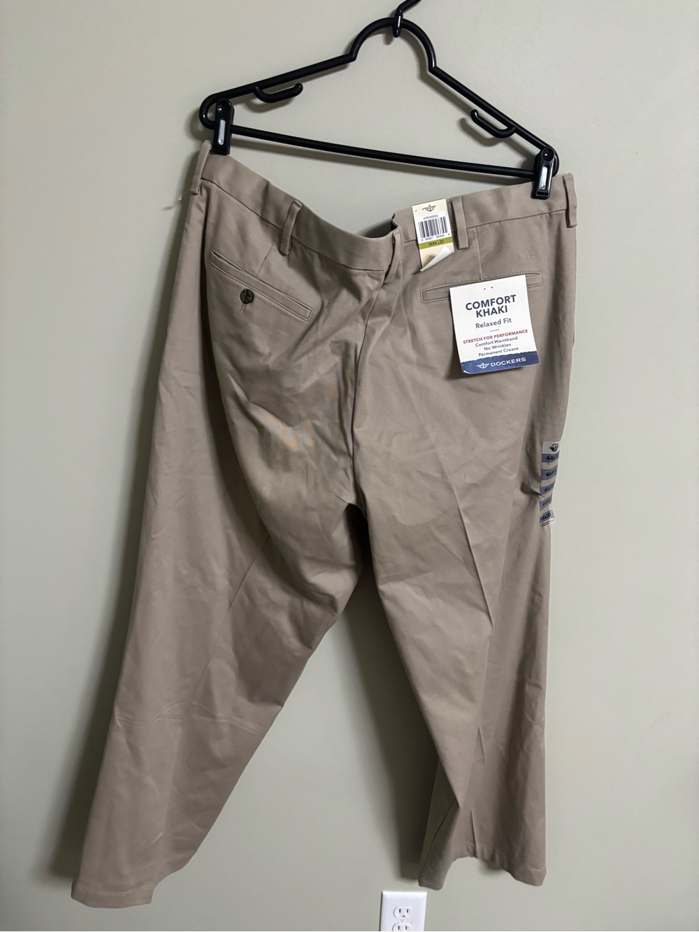 Dockers Relaxed Fit Comfort Khaki Dress Pants Performance No Wrinkle Size 44x30 - Picture 2 of 5